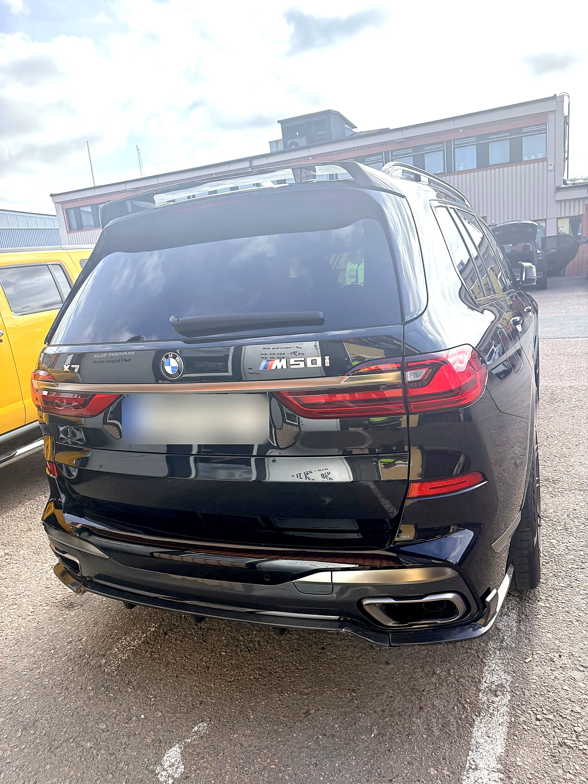 Svart BMW